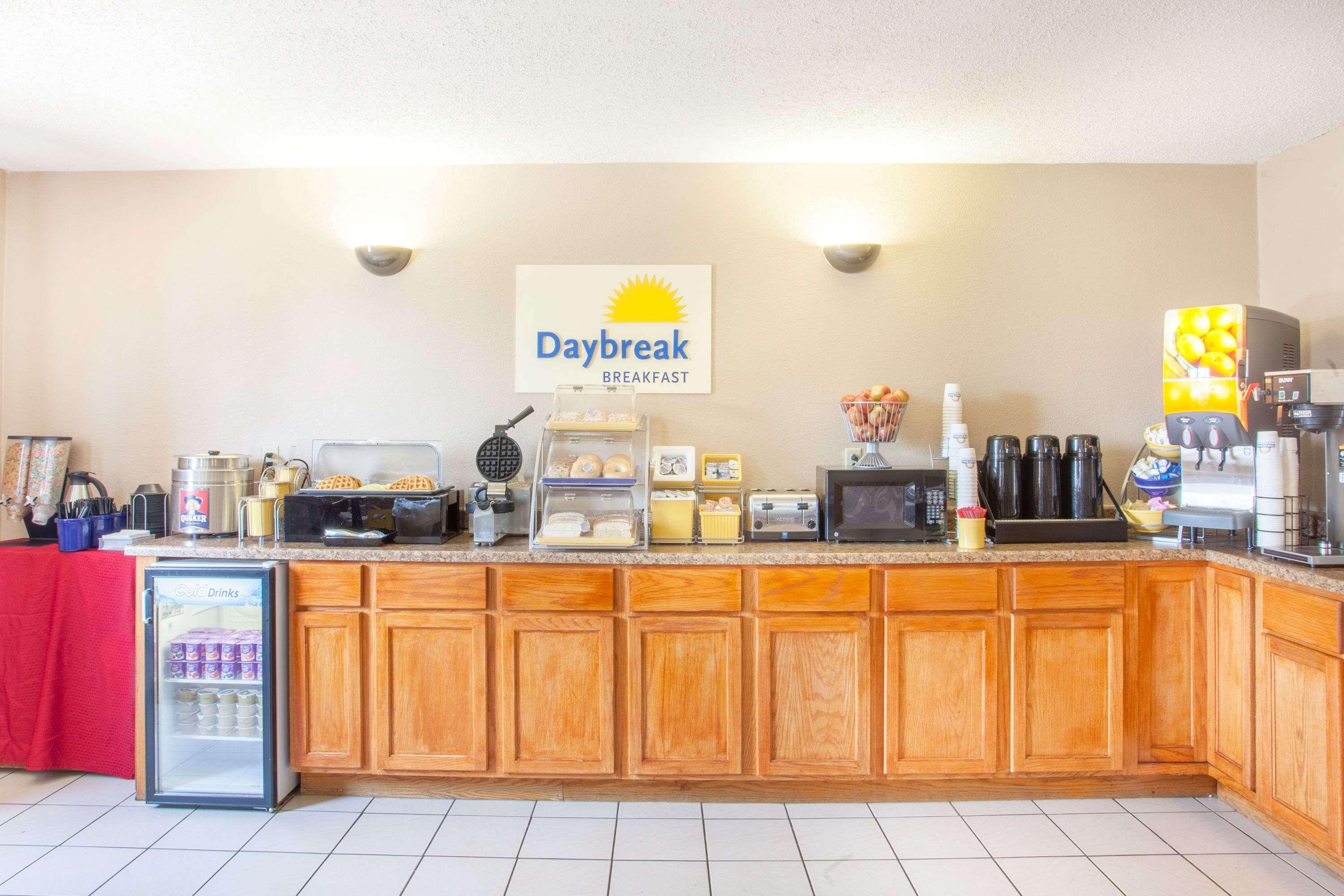 Days Inn By Wyndham Glasgow Εξωτερικό φωτογραφία