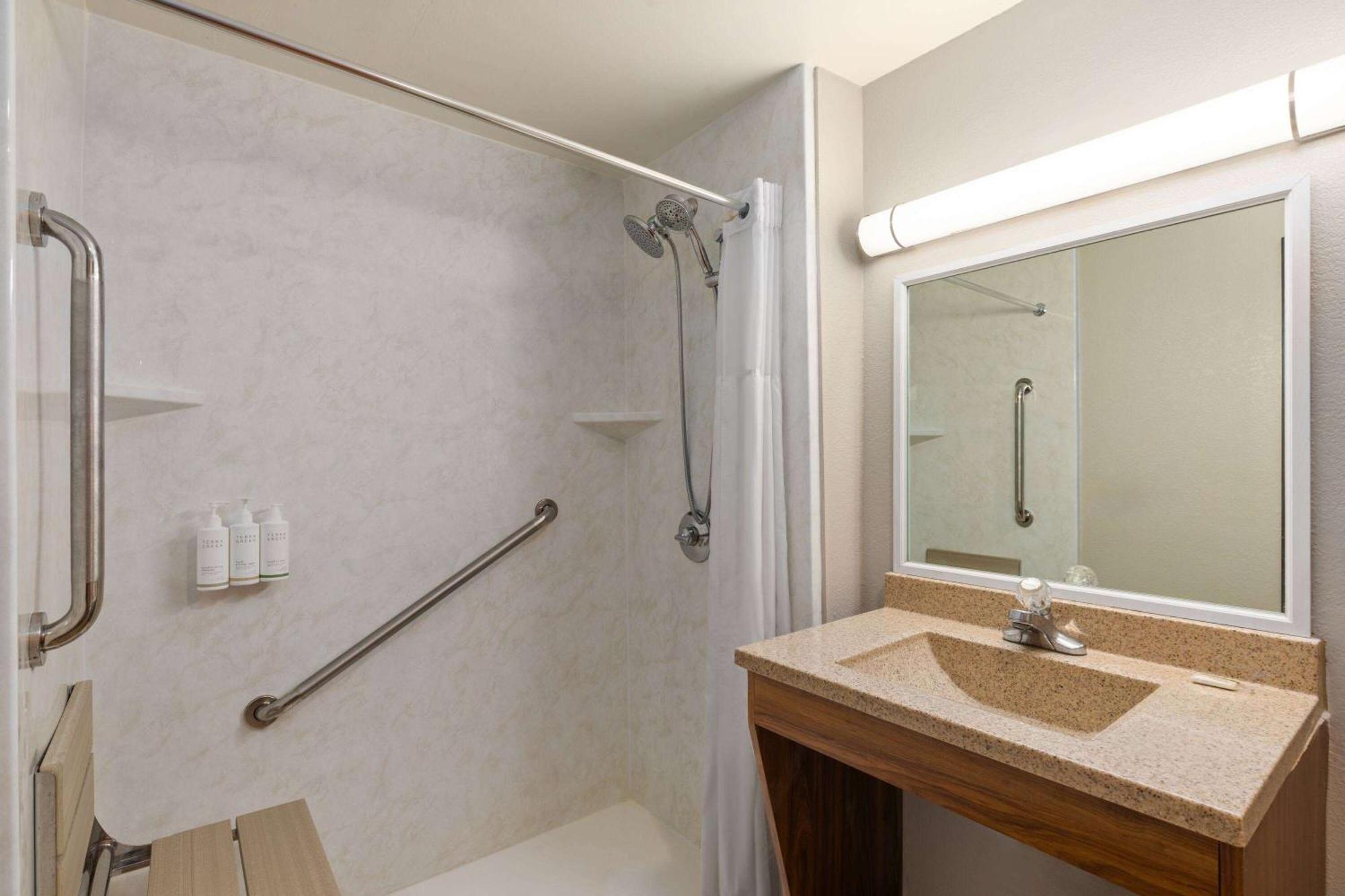 Days Inn By Wyndham Glasgow Εξωτερικό φωτογραφία