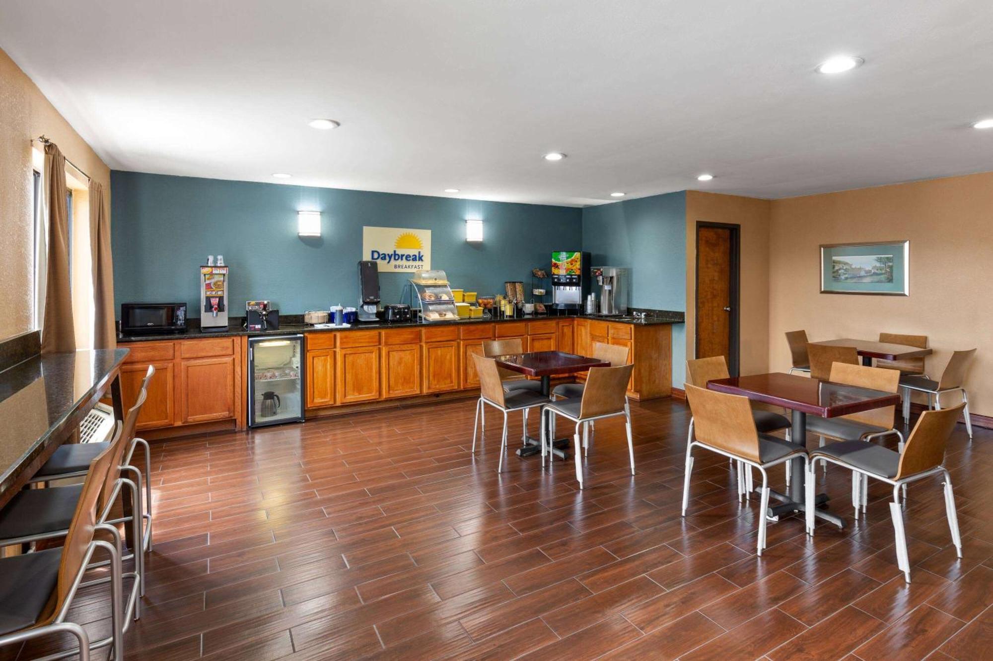 Days Inn By Wyndham Glasgow Εξωτερικό φωτογραφία